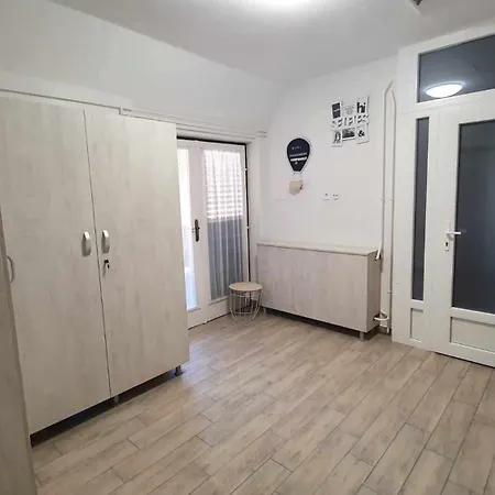 Agnes Vendeghazak Siofok- 2,3,4 Fore Fuerdoszobaval,erkellyel Siofok